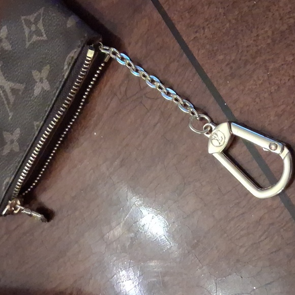LV Brown Monogram Key Holder - Picture 5 of 5